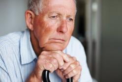 Пожилых украинцев призывают оставаться дома