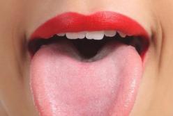 Стоматологи рассказали, как часто нужно чистить язык