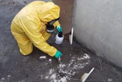 Во Львове спасатели собрали разлитую посреди улицы ртуть (фото)