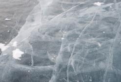 На Львовщине четверо рыбаков провалились под лед, есть погибший