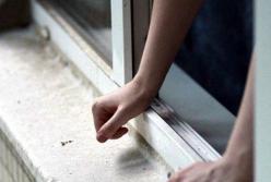 В Харькове мать с ребенком выпали из окна 16 этажа (фото)