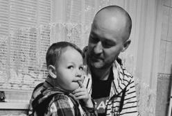 У Тернополі ракета X-101 вбила волонтера та його 4-річного сина, дружина та дві доньки в лікарні (фото)