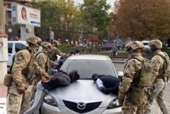 В Николаеве задержали группу вымогателей