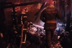 В Киеве произошел пожар на мусорной свалке, погибли двое мужчин (фото)