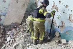 З-під завалів дитсадка у Сумах дістали тіло другої жертви (відео)