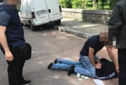 В Житомирской области на взятке в тысячу долларов задержали эколога