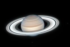 Телескоп Hubble сделал летний снимок Сатурна