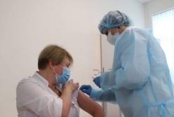 В Минздраве рассказали, смогут ли незаписанные на вакцинацию получить прививку