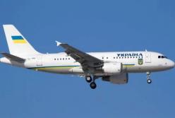 У самолета Зеленского отказал двигатель 