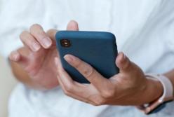 Ученые рассказали, сколько опасных бактерий живут на смартфоне