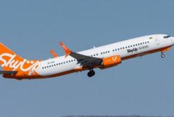 Самолет из Уханя с украинцами после часа кружений между Харьковом и Днепром резко повернул на Полтаву