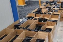 На румыно-украинской границе задержан грузовик со 143 ящиками оружия (фото)