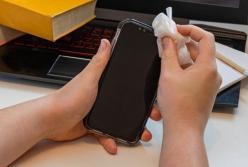 Ученые выяснили, сколько коронавирус живет на поверхности смартфона