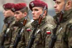 Поляки активно готуються до війни: навіть підлітки вчаться стріляти, стрибати з парашутом і керувати дронами