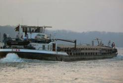 В Болгарии украинское судно село на мель, движение по Дунаю заблокировано