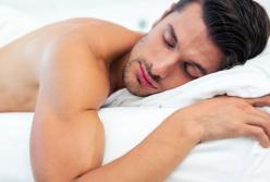 Эксперты рассказали, чем полезен сон без нижнего белья