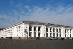 Суд снял арест с Гостиного двора в Киеве