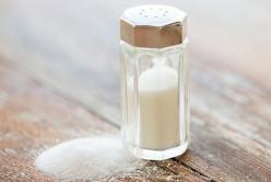 Медики рассказали, сколько соли в день не вредно съедать для здоровья