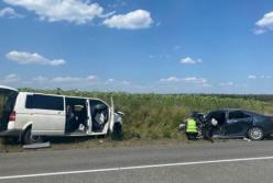 В Луганской области Toyota столкнулась с микроавтобусом, пострадали 9 человек