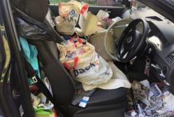 В Британии водитель не смог найти тормоз в захламленной машине и попал в аварию