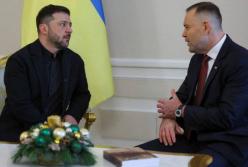 "А бил лі мальчік?": вже кажуть, що Зеленському не дарували "Документи Волинських злочинів" (фото)