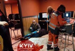 В Киеве мужчину ранили ножом в зале игровых автоматов (фото)