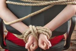 ​В Кировоградской области мужчина похитил ребенка, оставив бывшую жену связанной в хостеле