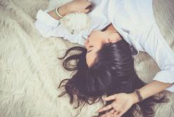 Медики рассказали, о чем свидетельствуют вздрагивания во сне