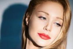 Тина Кароль позировала в кадре без штанов (фото) 