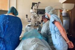 Во Львове впервые за 20 лет пересадили роговицу глаза