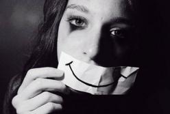 "Я прошла курс денацификации": русские снимают в оккупированных городах пугающие видео с местными