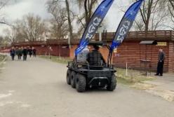 Дрон-пікнік у парку «Муромець»: військові роботи катали дітей та знайомили киян із технологіями ЗСУ