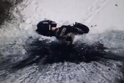 "Жінка була на санчатах, її розірвало": на Сумщині росіяни підірвали дронами подружжя (відео)