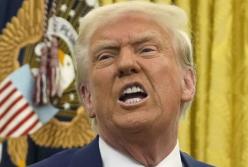 "Звільніть божевільного": у Конгресі США вимагають усунути Трампа від влади