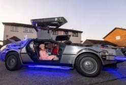 Фанат потратил $100 тысяч, чтобы превратить свое авто в машину времени из "Назад в будущее" (видео)