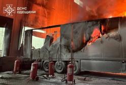 В Одеській області згоріли посилки "Нової пошти" на мільйони гривень (фото, відео)