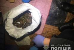 Более 10 тысяч единиц: у жителя Ровно изъяли огромный незаконный арсенал (фото, видео)