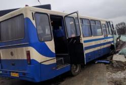 Жуткое ДТП в Каменском: водитель автобуса, полного детей, умер на ходу (фото, видео)