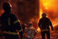 Росіяни влучили у Бурштинську та Добротвірську ТЕС, "Укренерго" просить аварійної допомоги у Польщі