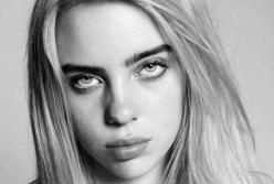 Билли Айлиш разделась перед фанатами на концерте (видео)