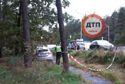 В Киеве авто насмерть сбило девушку на остановке