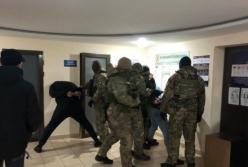 В Одессе задержали вооруженных грабителей, которые угнали инкассаторскую машину (фото, видео)