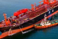 В порту Южный буксир врезался в судно с тоннами аммиака на борту