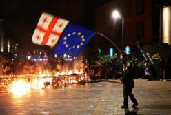 Тбілісі у вогні й антиросійських гаслах, МВС затримало 5 організаторів акції протесту (фото)