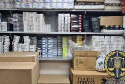 На Харьковщине накрыли склад контрафактных сигарет (фото)