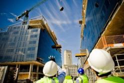 В Днепре на стройке, упав с высоты, умер молодой мужчина 