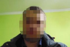 В Киеве мужчина выбросил своего друга со второго этажа за то, что он повредил духовку