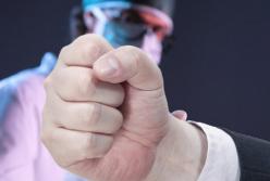 В Кривом Роге пациент избил врача за правильный диагноз