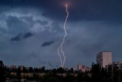 Прогноз погоды на 2 июля: Украину накроют грозы, град и шквалы