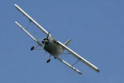 В Канаде самолет упал в озеро, 3 человека пропали без вести